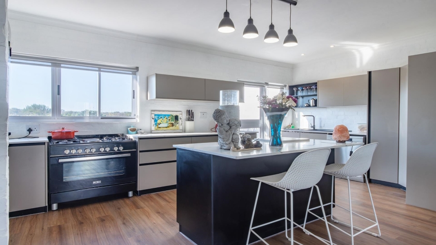 5 Bedroom Property for Sale in Grotto Bay Western Cape